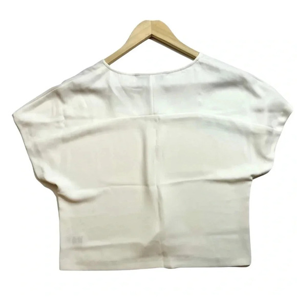 NWT Trina Turk Split Neck Cropped Blouse - Picture 4 of 4
